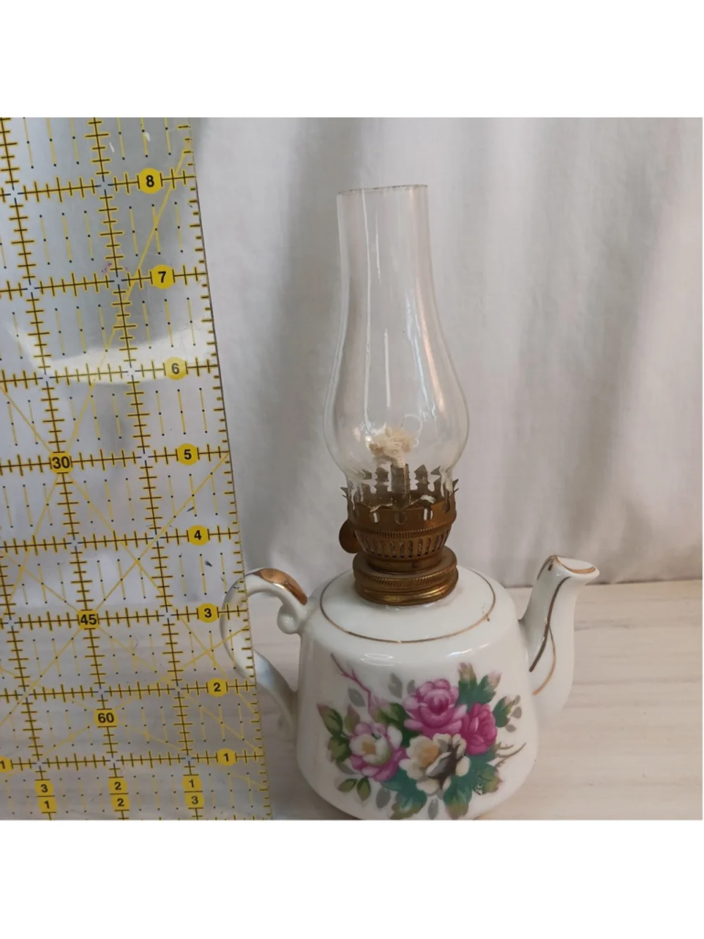 MINI CERAMIC FLORAL TEA POT STYLE FINGER OIL LAMP W/ CLEAR GLOBE